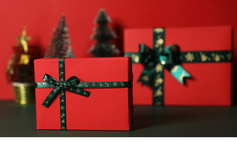 Christmas Wrapping Paper Green Red Color- Perfect for Holiday Gift Wrapping 16 Christmas Wrapping Paper